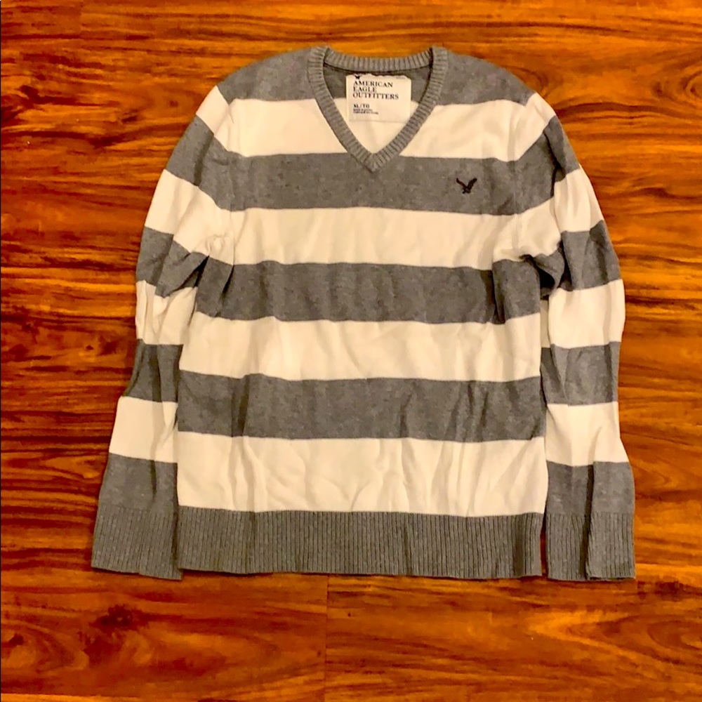 American Eagle v-neck sweater